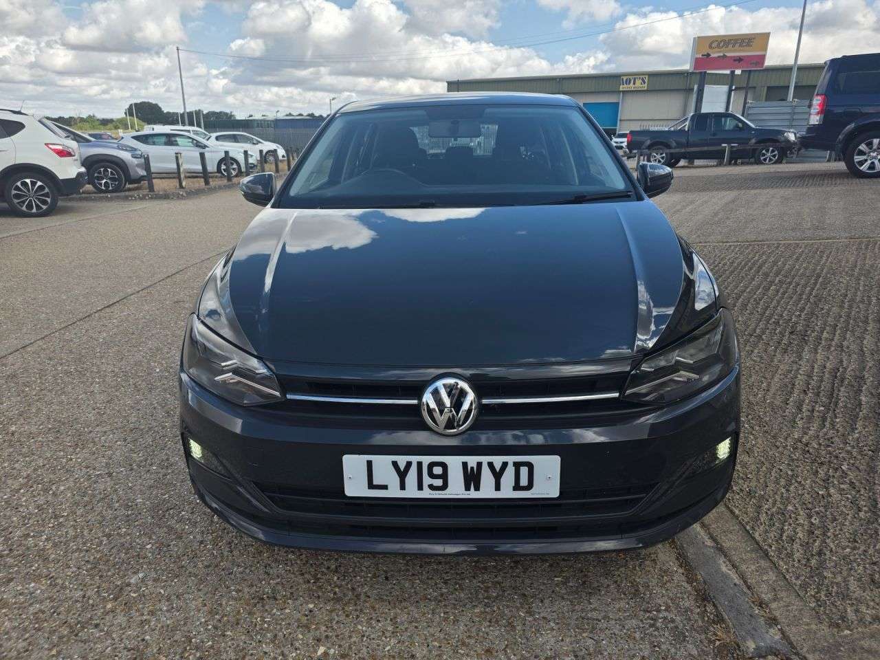 A 2019 VOLKSWAGEN POLO 1.0 EVO SE Hatchback 5dr Petrol Manual Euro 6 (s/s) (65 ps) A 2019 VOLKSWAGEN POLO 1.0 EVO SE Hatchback 5dr Petrol Manual Euro 6 (s/s) (65 ps)