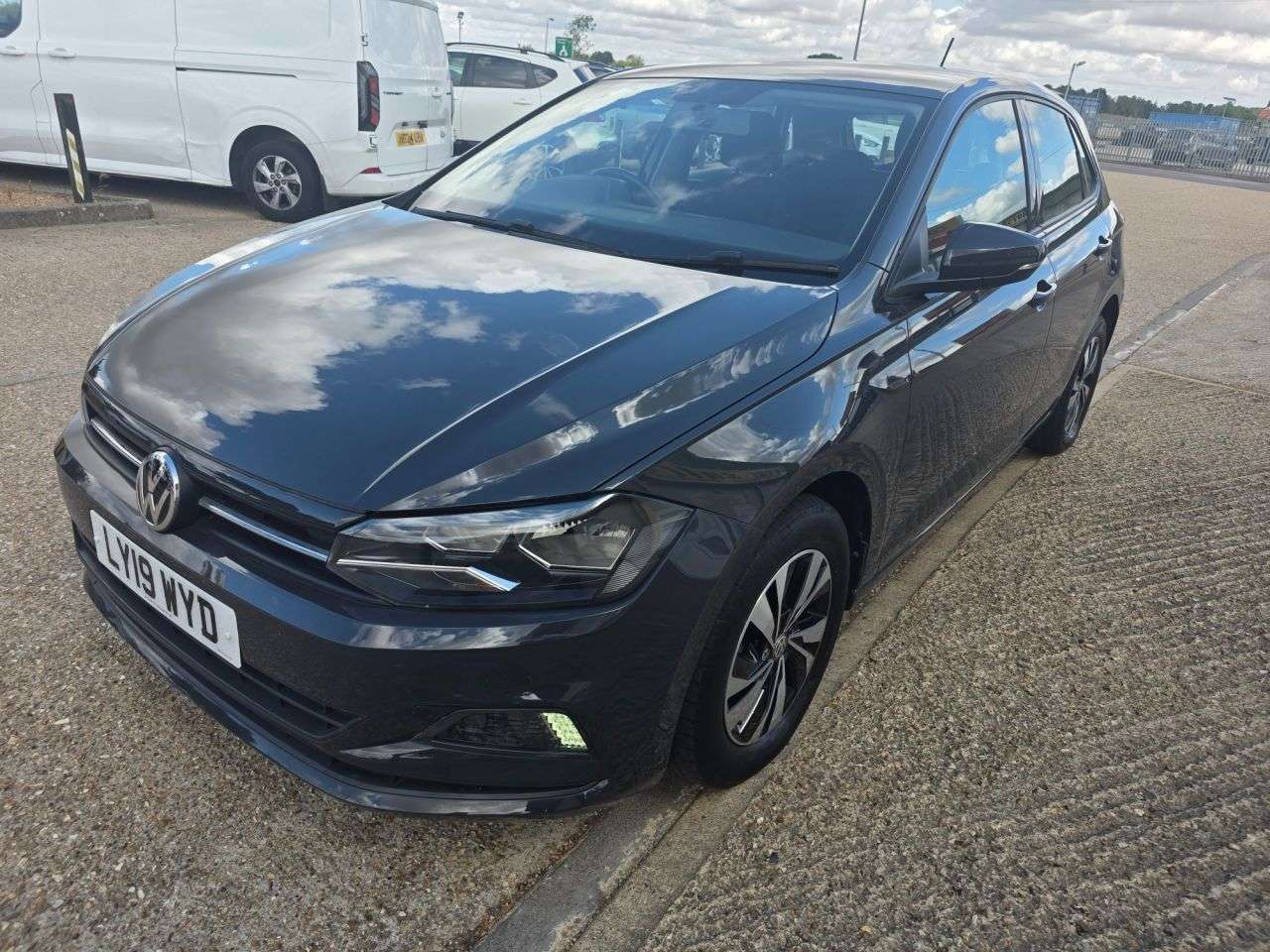 A 2019 VOLKSWAGEN POLO 1.0 EVO SE Hatchback 5dr Petrol Manual Euro 6 (s/s) (65 ps) A 2019 VOLKSWAGEN POLO 1.0 EVO SE Hatchback 5dr Petrol Manual Euro 6 (s/s) (65 ps)