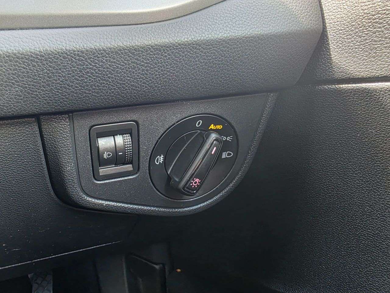 2019 VOLKSWAGEN POLO 2019 VOLKSWAGEN POLO