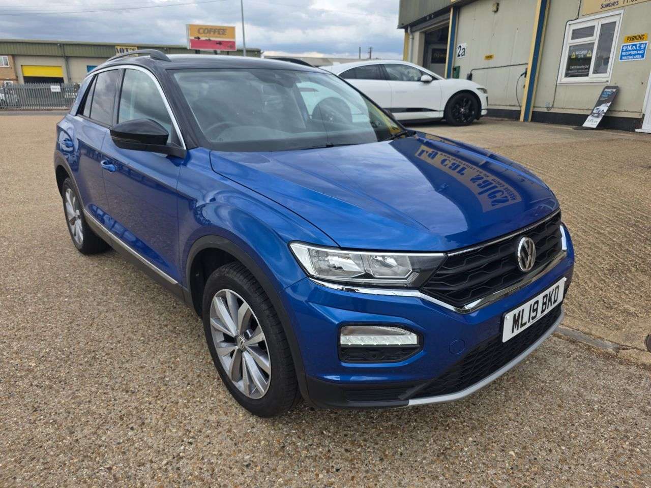 A 2019 VOLKSWAGEN T-ROC 1.5 TSI GPF EVO Design SUV 5dr Petrol Manual Euro 6 (s/s) (150 ps) A 2019 VOLKSWAGEN T-ROC 1.5 TSI GPF EVO Design SUV 5dr Petrol Manual Euro 6 (s/s) (150 ps)