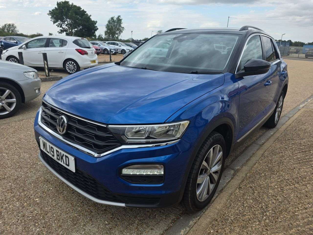 A 2019 VOLKSWAGEN T-ROC 1.5 TSI GPF EVO Design SUV 5dr Petrol Manual Euro 6 (s/s) (150 ps) A 2019 VOLKSWAGEN T-ROC 1.5 TSI GPF EVO Design SUV 5dr Petrol Manual Euro 6 (s/s) (150 ps)