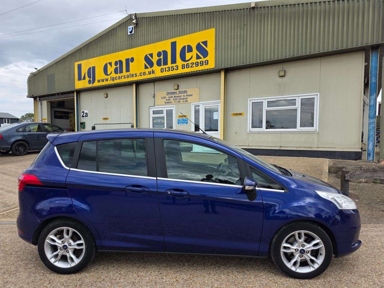 A 2016 FORD B-MAX 1.0T EcoBoost Titanium X MPV 5dr Petrol Manual Euro 5 (s/s) (125 ps) A 2016 FORD B-MAX 1.0T EcoBoost Titanium X MPV 5dr Petrol Manual Euro 5 (s/s) (125 ps)