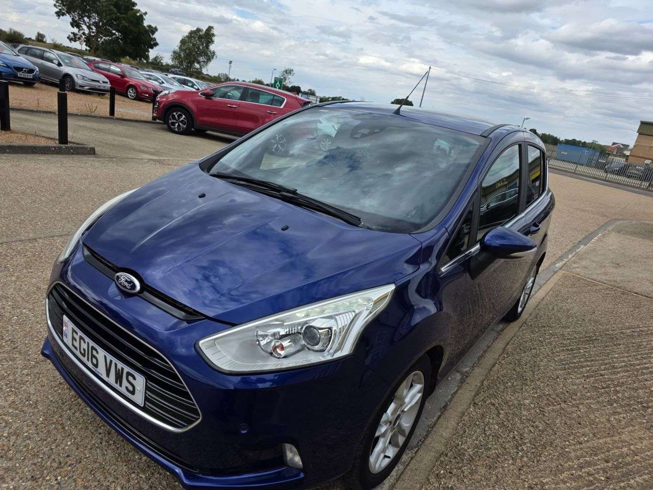A 2016 FORD B-MAX 1.0T EcoBoost Titanium X MPV 5dr Petrol Manual Euro 5 (s/s) (125 ps) A 2016 FORD B-MAX 1.0T EcoBoost Titanium X MPV 5dr Petrol Manual Euro 5 (s/s) (125 ps)