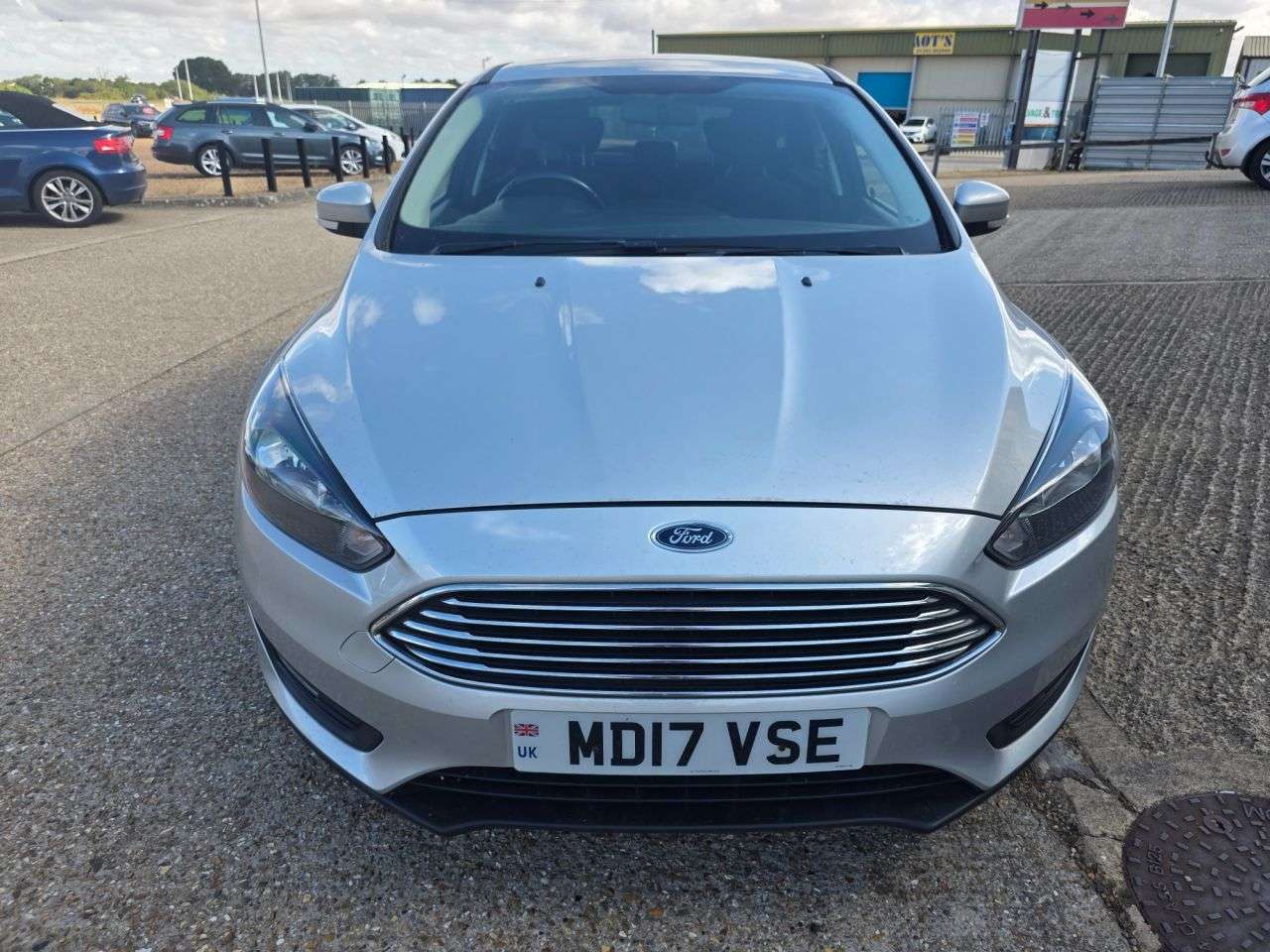 A 2017 FORD FOCUS 1.0T EcoBoost Zetec Edition Hatchback 5dr Petrol Manual Euro 6 (s/s) (125 p A 2017 FORD FOCUS 1.0T EcoBoost Zetec Edition Hatchback 5dr Petrol Manual Euro 6 (s/s) (125 p