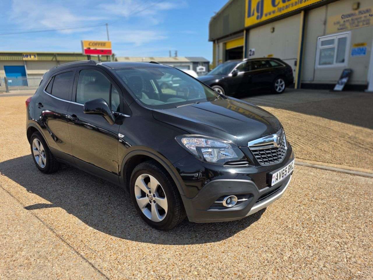 A 2015 VAUXHALL MOKKA 1.6 CDTi ecoFLEX SE SUV 5dr Diesel Manual 2WD Euro 6 (s/s) (136 ps) A 2015 VAUXHALL MOKKA 1.6 CDTi ecoFLEX SE SUV 5dr Diesel Manual 2WD Euro 6 (s/s) (136 ps)