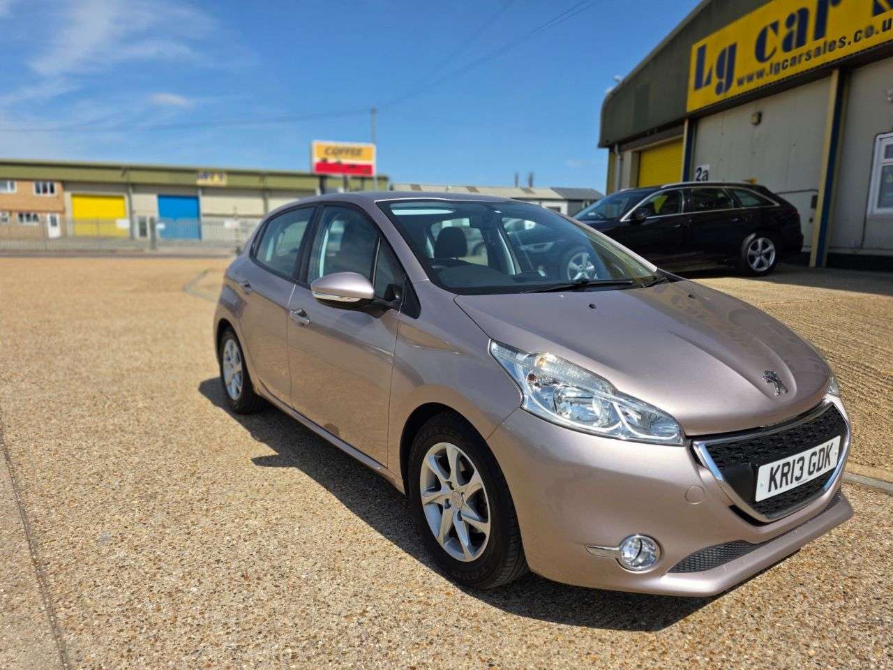 A 2013 PEUGEOT 208 1.4 HDi Active Hatchback 5dr Diesel Manual Euro 5 (70 ps) A 2013 PEUGEOT 208 1.4 HDi Active Hatchback 5dr Diesel Manual Euro 5 (70 ps)