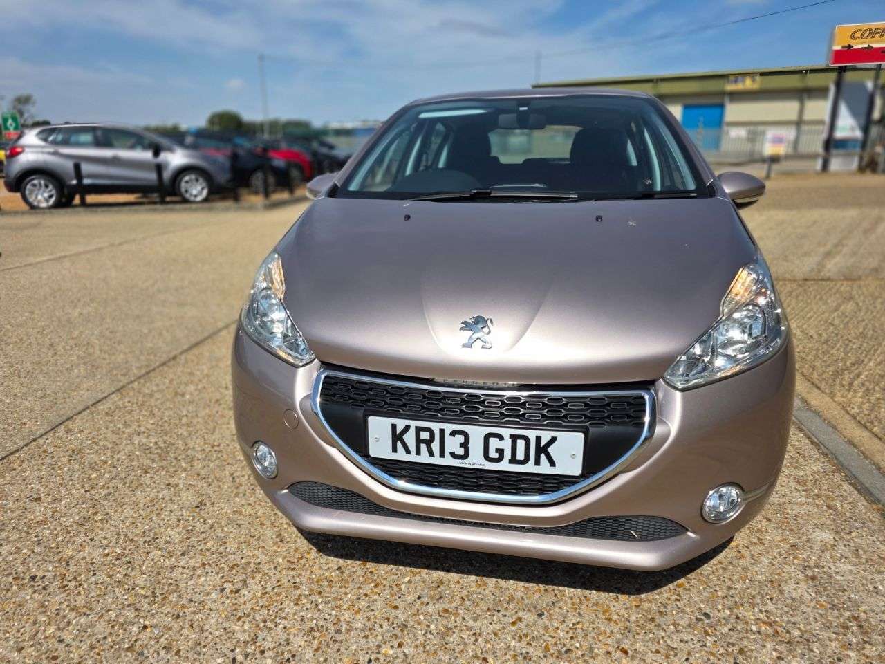 2013 PEUGEOT 208 2013 PEUGEOT 208