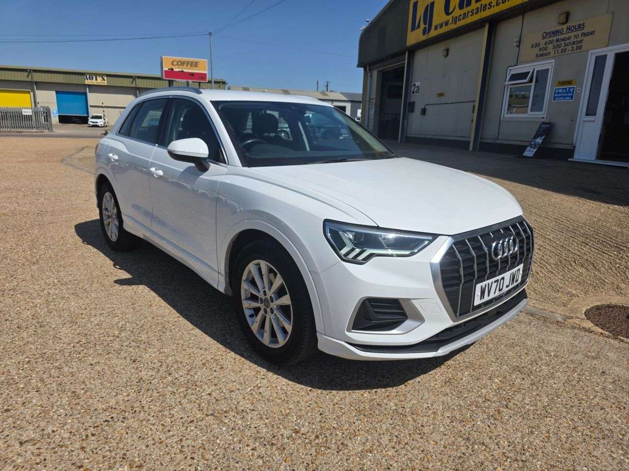A 2020 AUDI Q3 1.5 TFSI CoD 35 Sport SUV 5dr Petrol Manual Euro 6 (s/s) (150 ps) A 2020 AUDI Q3 1.5 TFSI CoD 35 Sport SUV 5dr Petrol Manual Euro 6 (s/s) (150 ps)