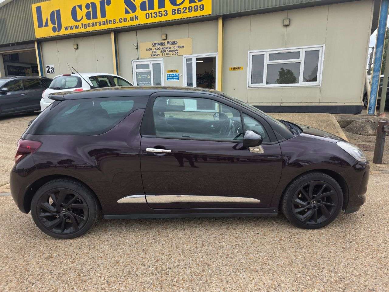 A 2017 DS AUTOMOBILES DS 3 1.6 BlueHDi Prestige Hatchback 3dr Diesel Manual Euro 6 (s/s) (120 ps) A 2017 DS AUTOMOBILES DS 3 1.6 BlueHDi Prestige Hatchback 3dr Diesel Manual Euro 6 (s/s) (120 ps)