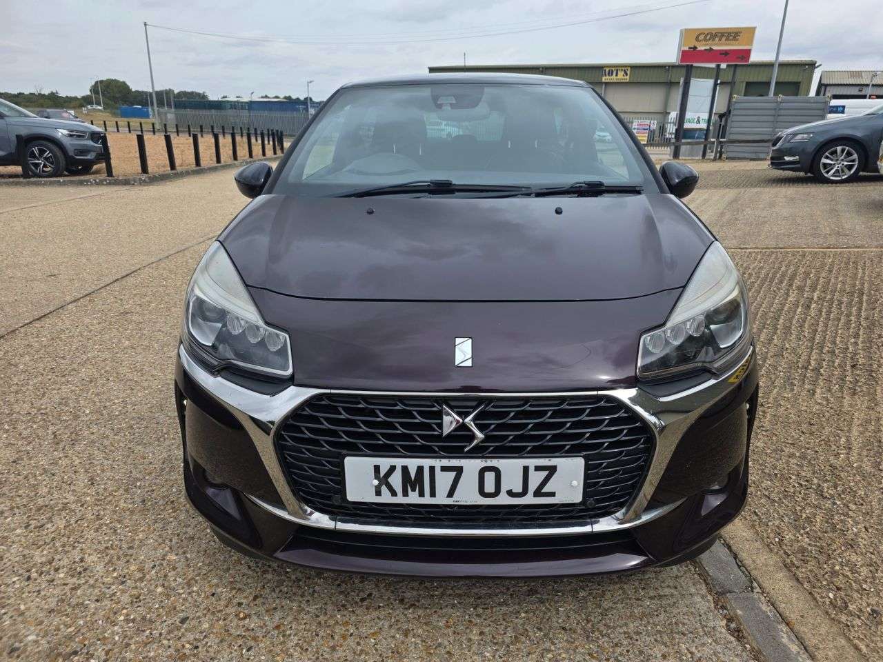 A 2017 DS AUTOMOBILES DS 3 1.6 BlueHDi Prestige Hatchback 3dr Diesel Manual Euro 6 (s/s) (120 ps) A 2017 DS AUTOMOBILES DS 3 1.6 BlueHDi Prestige Hatchback 3dr Diesel Manual Euro 6 (s/s) (120 ps)