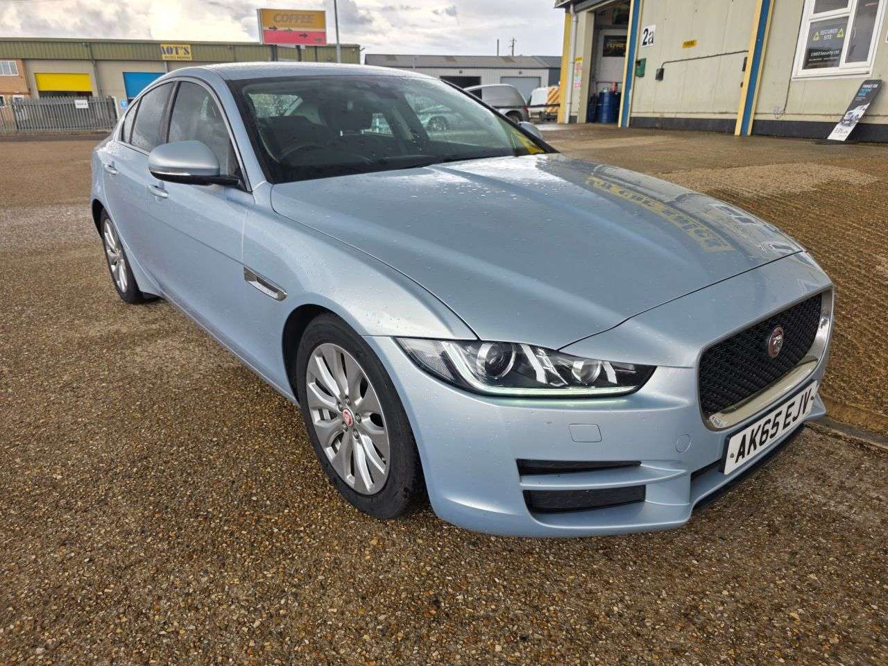 A 2016 JAGUAR XE PRESTIGE A 2016 JAGUAR XE PRESTIGE
