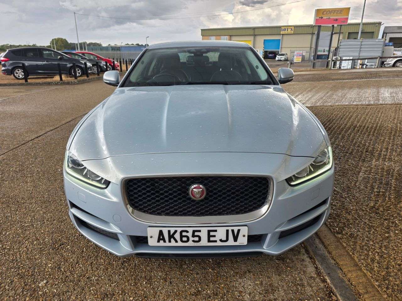 A 2016 JAGUAR XE PRESTIGE A 2016 JAGUAR XE PRESTIGE