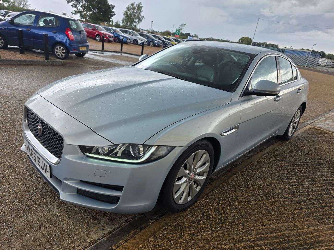 A 2016 JAGUAR XE PRESTIGE A 2016 JAGUAR XE PRESTIGE