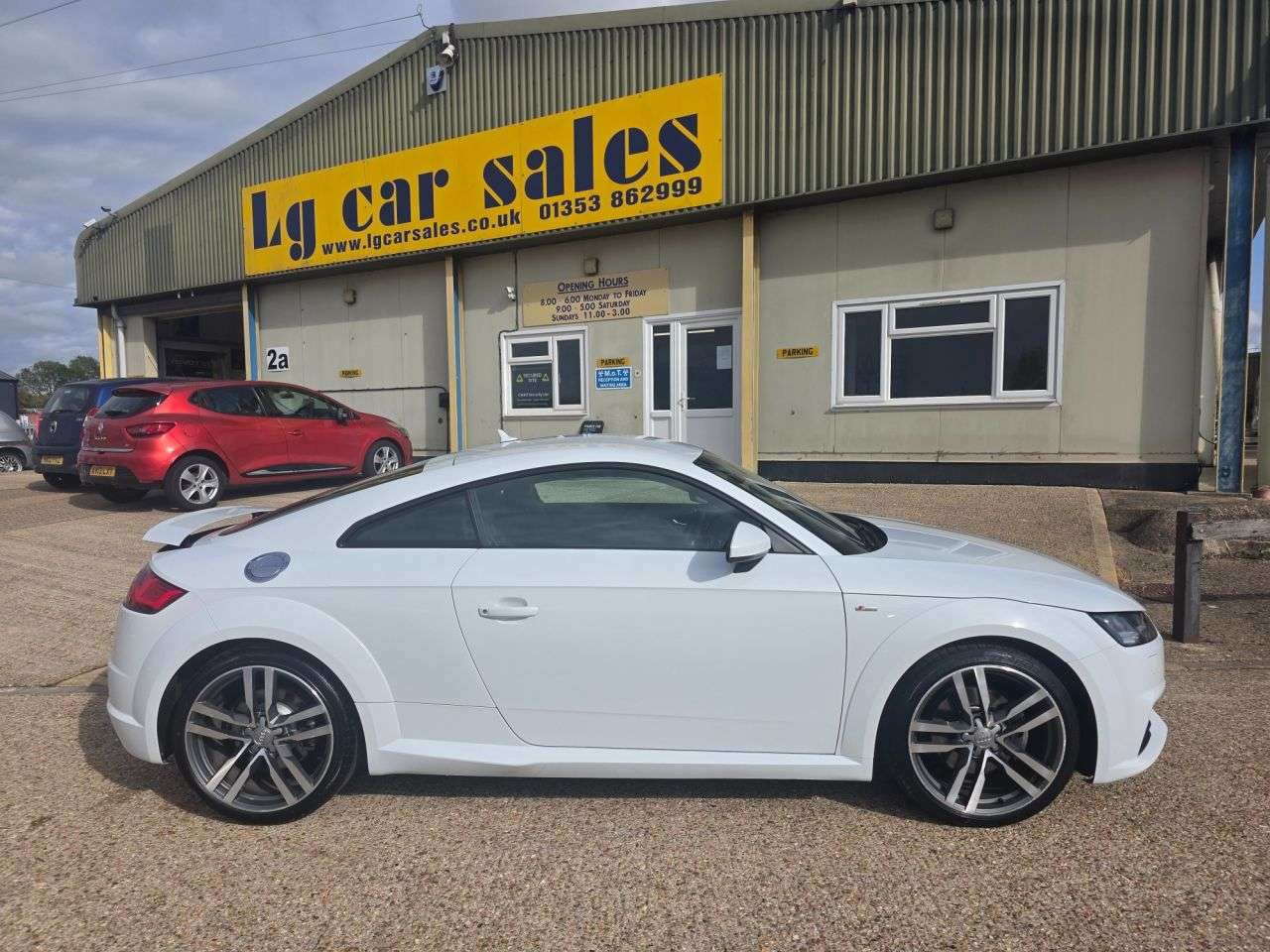 A 2015 AUDI TT 2.0 TFSI S line Coupe 3dr Petrol S Tronic quattro Euro 6 (s/s) (230 ps) A 2015 AUDI TT 2.0 TFSI S line Coupe 3dr Petrol S Tronic quattro Euro 6 (s/s) (230 ps)