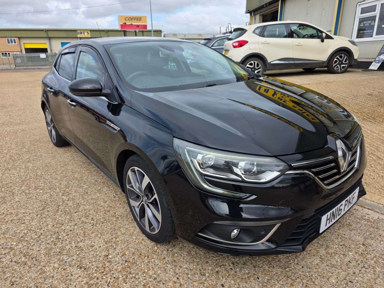 A 2016 RENAULT MEGANE 1.5 dCi Dynamique S Nav Hatchback 5dr Diesel Manual Euro 6 (s/s) (110 ps) A 2016 RENAULT MEGANE 1.5 dCi Dynamique S Nav Hatchback 5dr Diesel Manual Euro 6 (s/s) (110 ps)