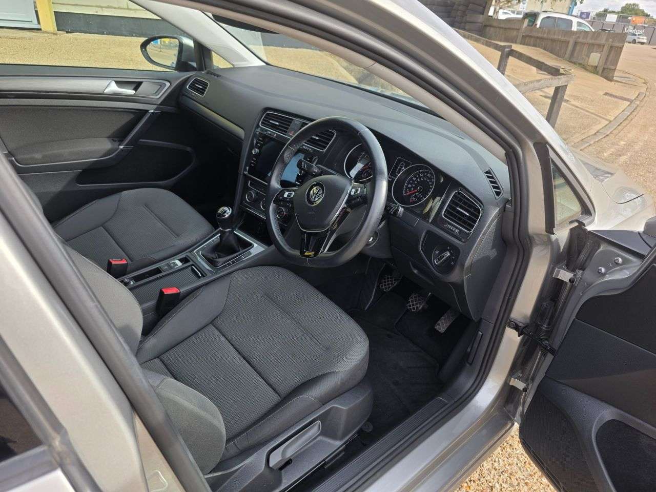 2018 VOLKSWAGEN GOLF 2018 VOLKSWAGEN GOLF