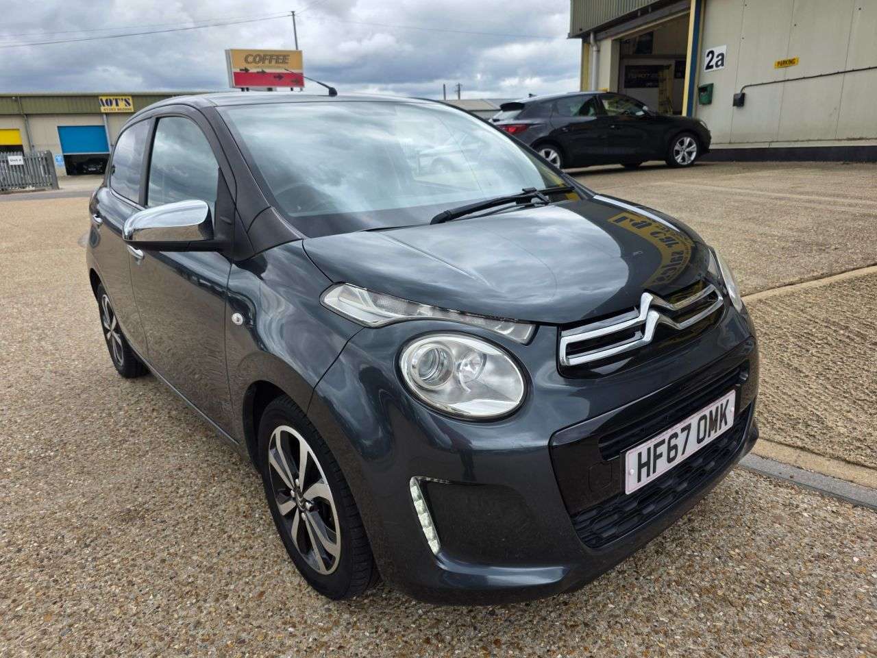 A 2017 CITROEN C1 1.2 PureTech Flair Hatchback 5dr Petrol Manual Euro 6 (82 ps) A 2017 CITROEN C1 1.2 PureTech Flair Hatchback 5dr Petrol Manual Euro 6 (82 ps)