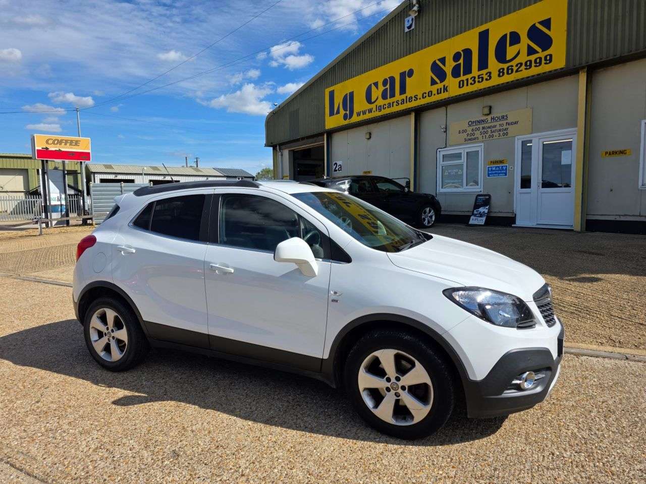 A 2015 VAUXHALL MOKKA 1.6 CDTi ecoFLEX SE SUV 5dr Diesel Manual 2WD Euro 6 (s/s) (136 ps) A 2015 VAUXHALL MOKKA 1.6 CDTi ecoFLEX SE SUV 5dr Diesel Manual 2WD Euro 6 (s/s) (136 ps)
