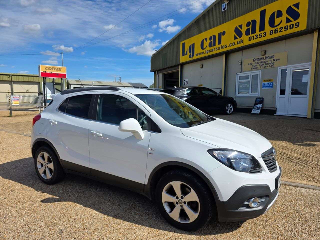 A 2015 VAUXHALL MOKKA 1.6 CDTi ecoFLEX SE SUV 5dr Diesel Manual 2WD Euro 6 (s/s) (136 ps) A 2015 VAUXHALL MOKKA 1.6 CDTi ecoFLEX SE SUV 5dr Diesel Manual 2WD Euro 6 (s/s) (136 ps)