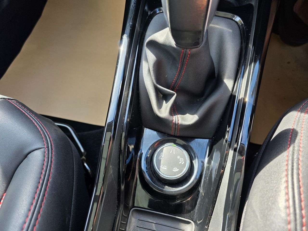 2017 PEUGEOT 2008 2017 PEUGEOT 2008