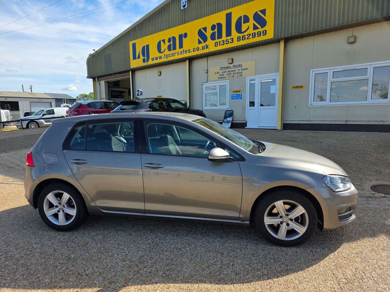 A 2016 VOLKSWAGEN GOLF 1.4 TSI BlueMotion Tech Match Edition Hatchback 5dr Petrol Manual Euro 6 (s A 2016 VOLKSWAGEN GOLF 1.4 TSI BlueMotion Tech Match Edition Hatchback 5dr Petrol Manual Euro 6 (s