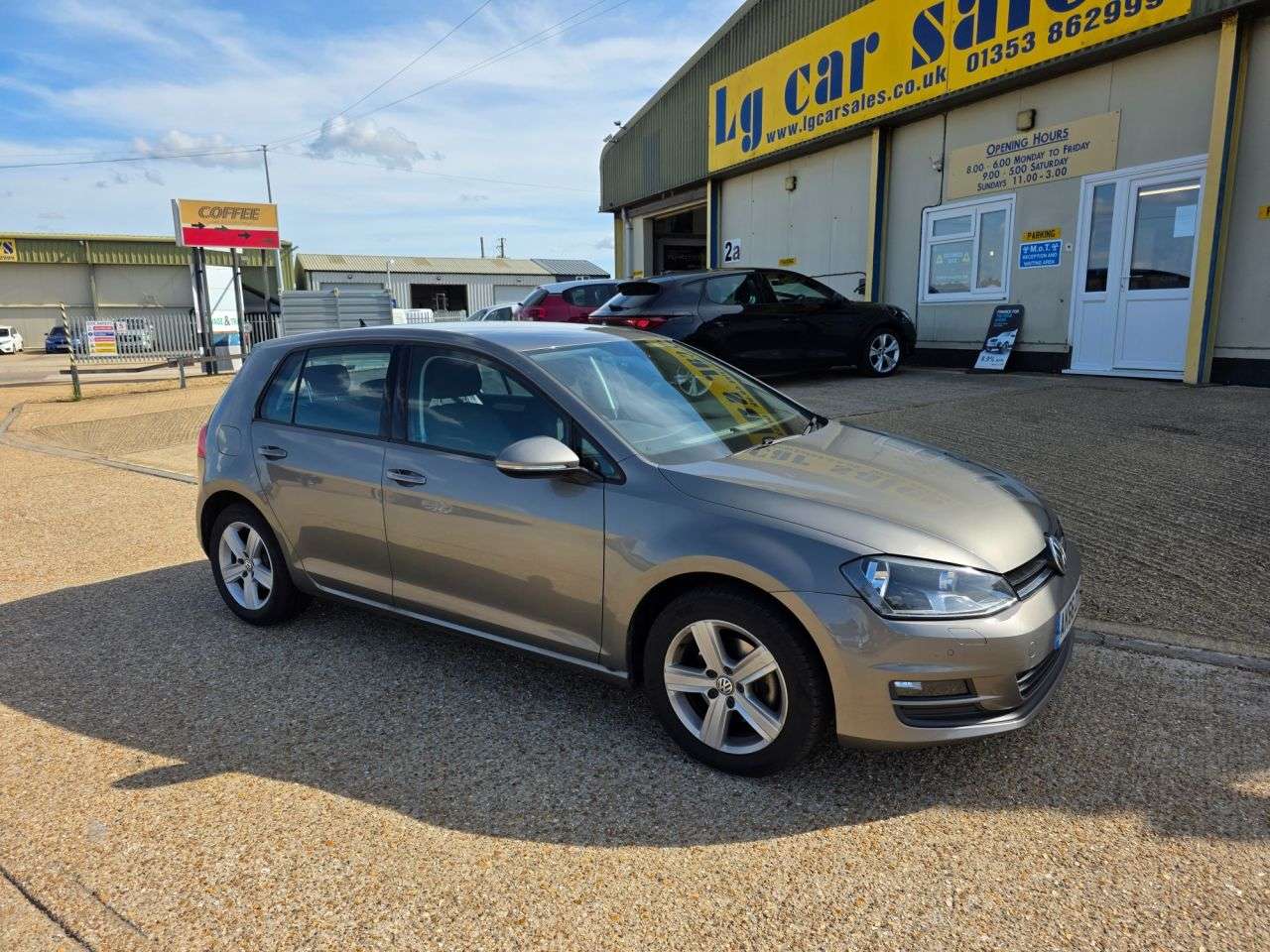 A 2016 VOLKSWAGEN GOLF 1.4 TSI BlueMotion Tech Match Edition Hatchback 5dr Petrol Manual Euro 6 (s A 2016 VOLKSWAGEN GOLF 1.4 TSI BlueMotion Tech Match Edition Hatchback 5dr Petrol Manual Euro 6 (s