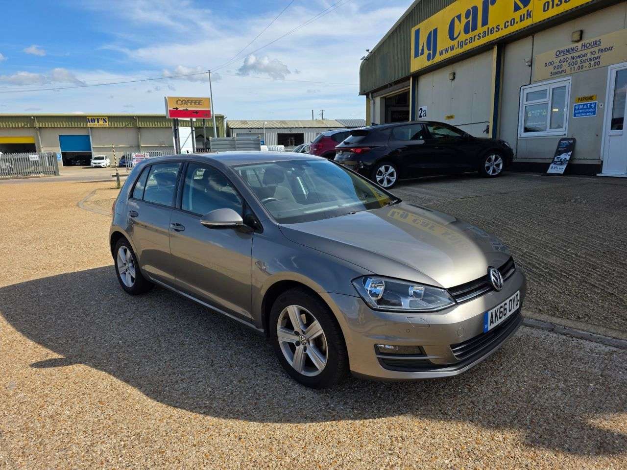A 2016 VOLKSWAGEN GOLF 1.4 TSI BlueMotion Tech Match Edition Hatchback 5dr Petrol Manual Euro 6 (s A 2016 VOLKSWAGEN GOLF 1.4 TSI BlueMotion Tech Match Edition Hatchback 5dr Petrol Manual Euro 6 (s