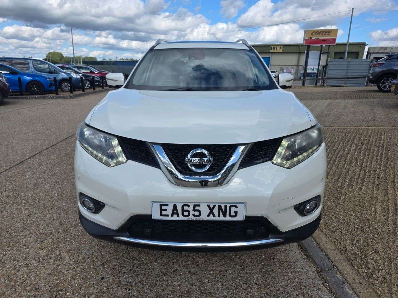 A 2015 NISSAN X-TRAIL 1.6 DIG-T n-tec SUV 5dr Petrol Manual Euro 6 (s/s) (163 ps) A 2015 NISSAN X-TRAIL 1.6 DIG-T n-tec SUV 5dr Petrol Manual Euro 6 (s/s) (163 ps)