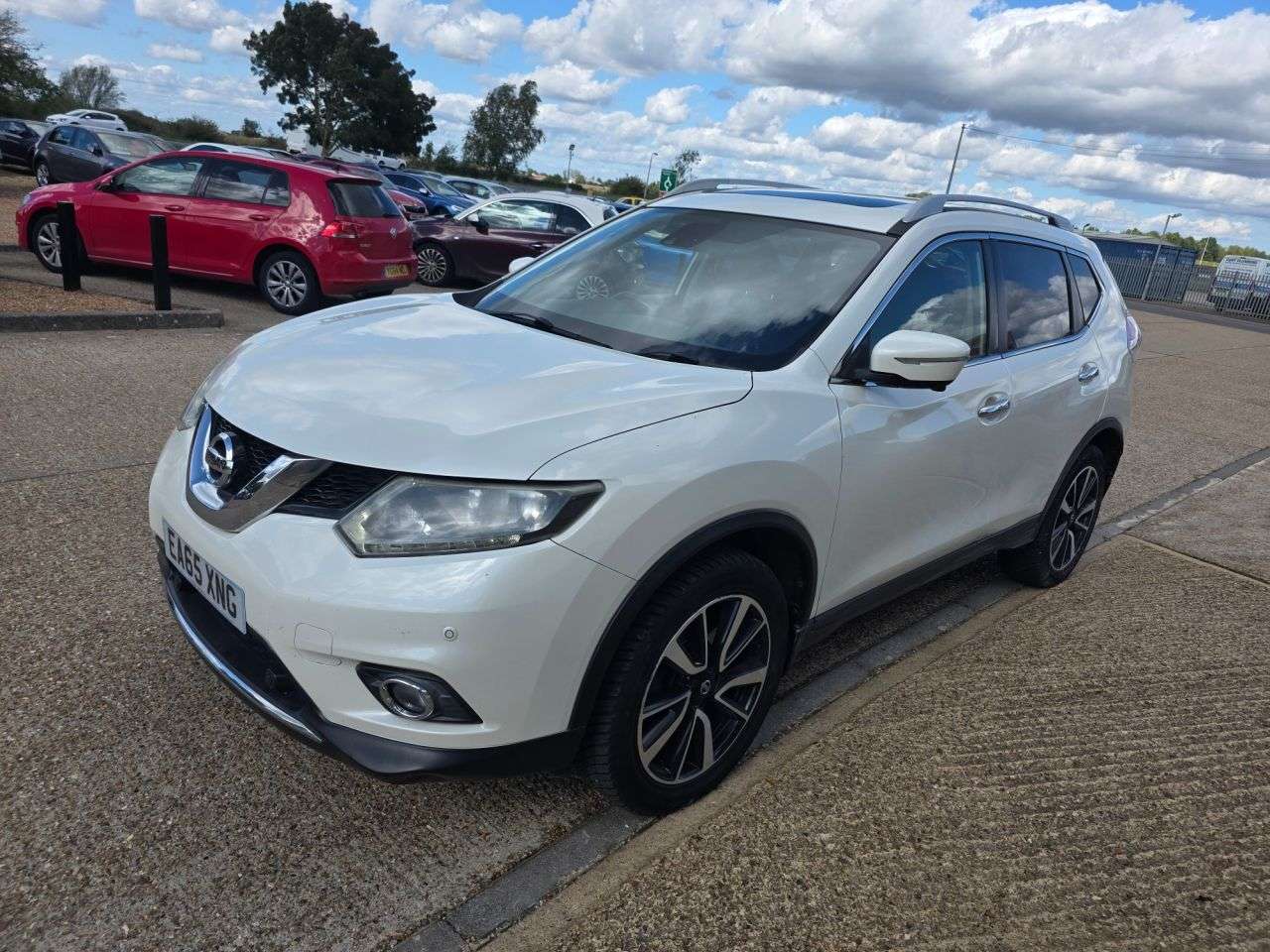 A 2015 NISSAN X-TRAIL 1.6 DIG-T n-tec SUV 5dr Petrol Manual Euro 6 (s/s) (163 ps) A 2015 NISSAN X-TRAIL 1.6 DIG-T n-tec SUV 5dr Petrol Manual Euro 6 (s/s) (163 ps)