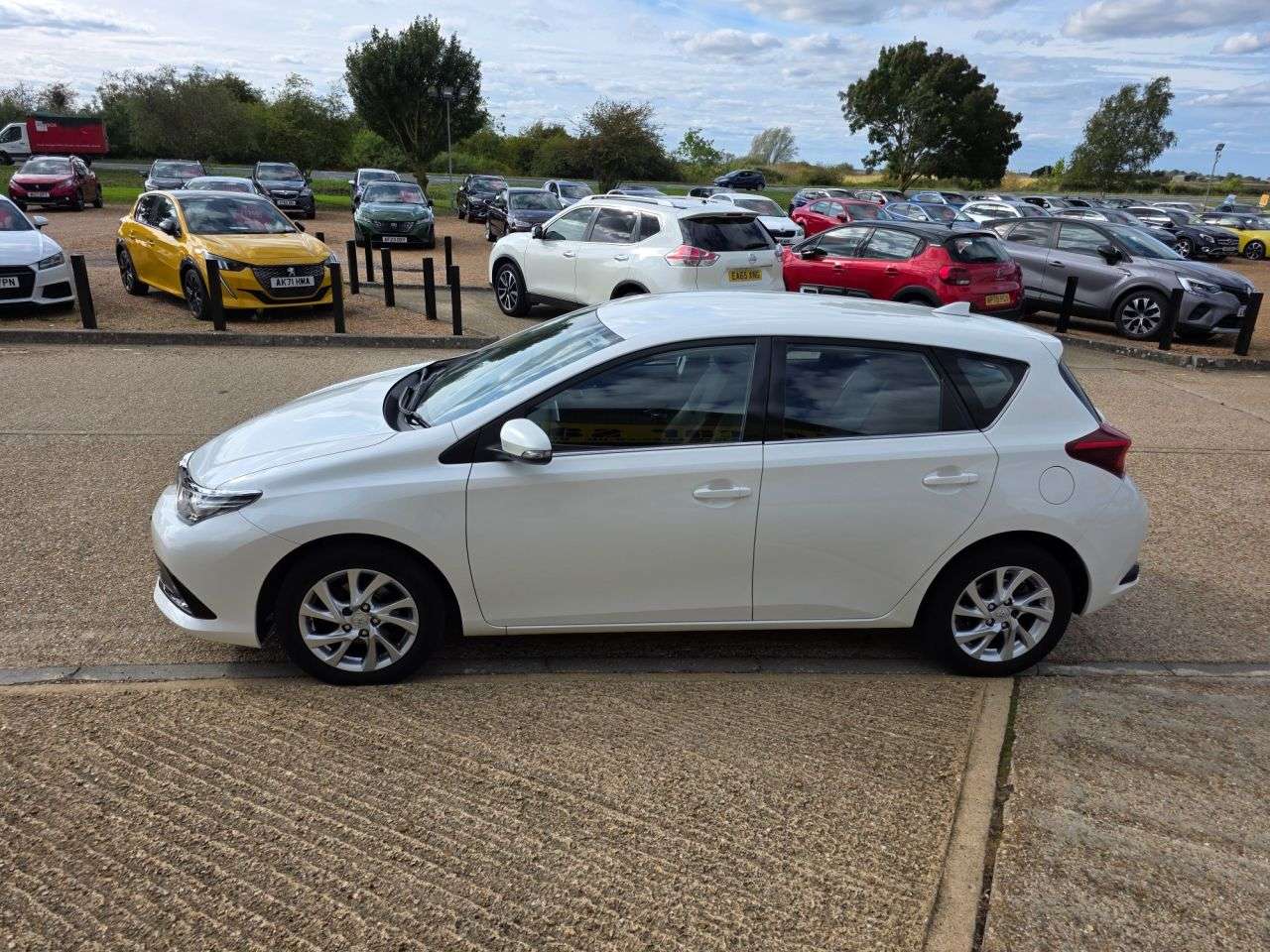 2015 TOYOTA AURIS 2015 TOYOTA AURIS