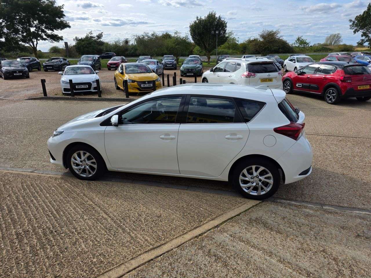 2015 TOYOTA AURIS 2015 TOYOTA AURIS