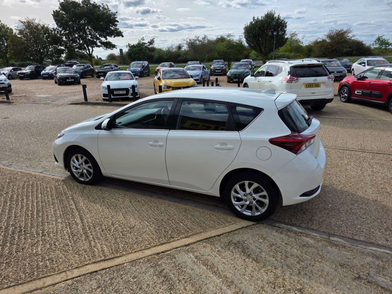 2015 TOYOTA AURIS 2015 TOYOTA AURIS