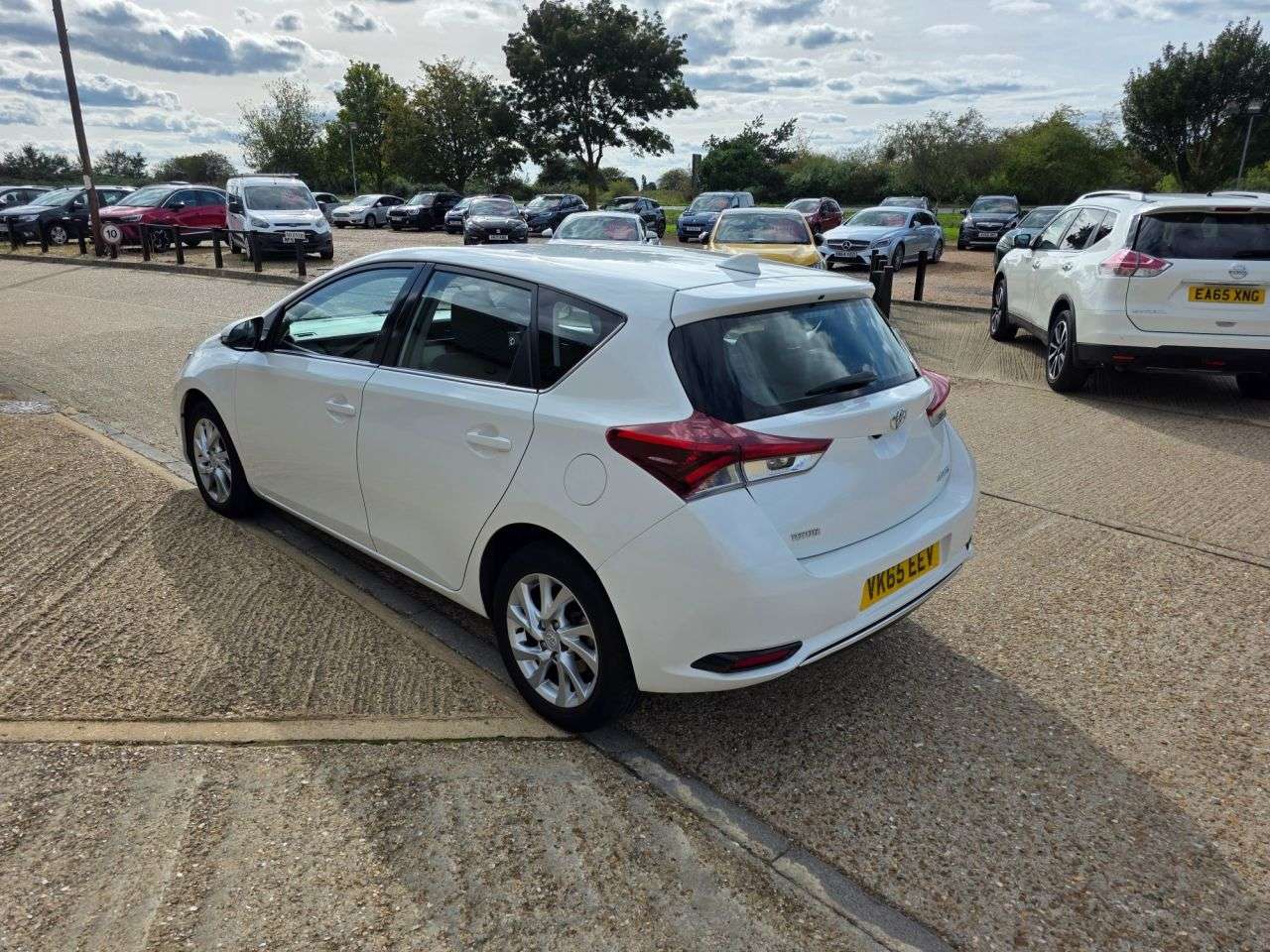 2015 TOYOTA AURIS 2015 TOYOTA AURIS