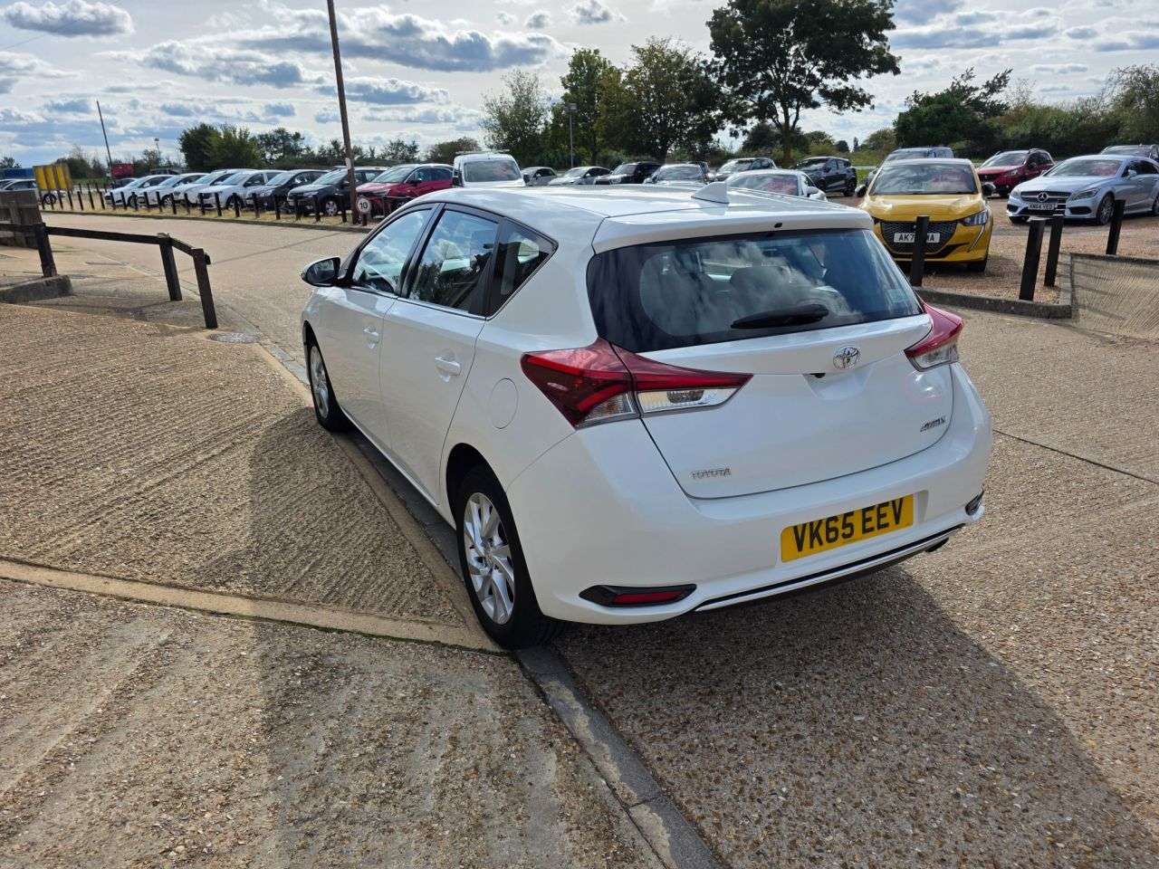 2015 TOYOTA AURIS 2015 TOYOTA AURIS