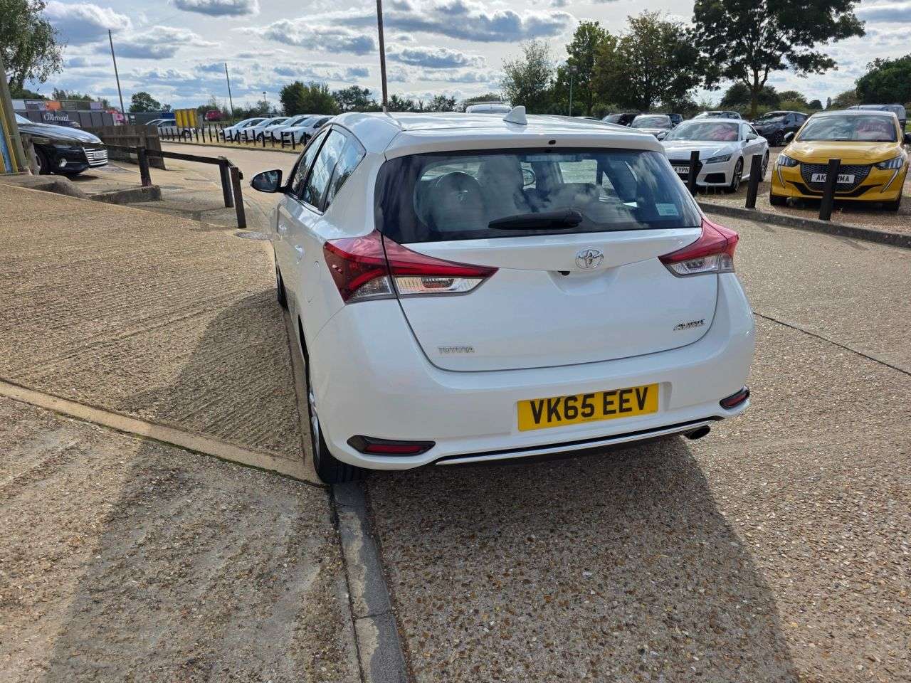 2015 TOYOTA AURIS 2015 TOYOTA AURIS