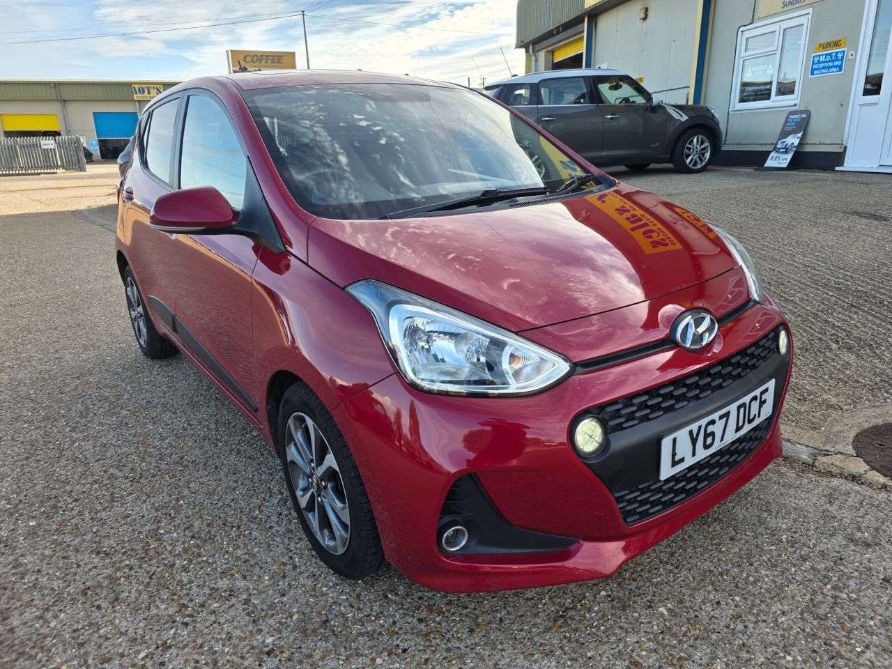 A 2018 HYUNDAI I10 1.2 Premium SE Hatchback 5dr Petrol Auto Euro 6 (87 ps) A 2018 HYUNDAI I10 1.2 Premium SE Hatchback 5dr Petrol Auto Euro 6 (87 ps)