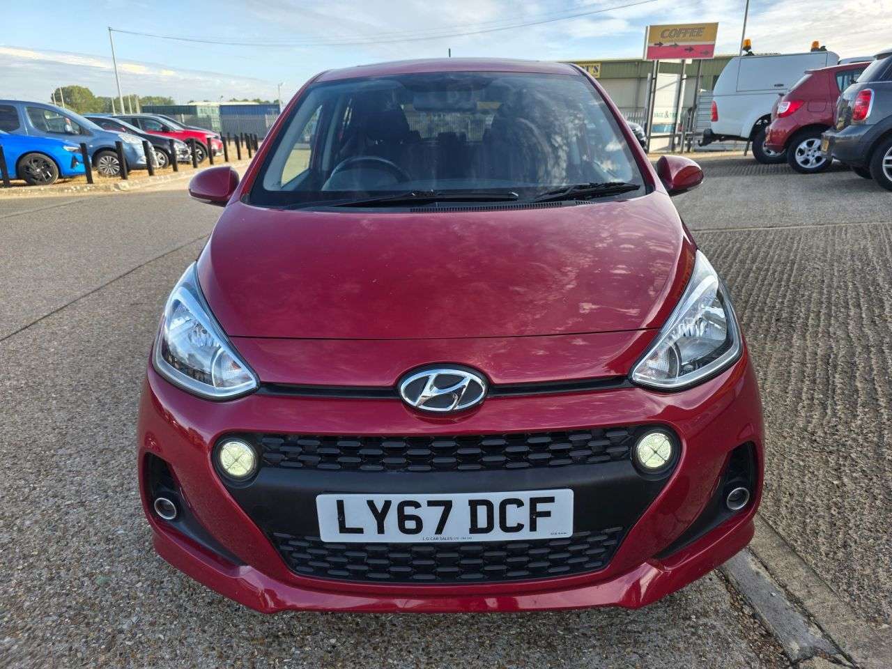 A 2018 HYUNDAI I10 1.2 Premium SE Hatchback 5dr Petrol Auto Euro 6 (87 ps) A 2018 HYUNDAI I10 1.2 Premium SE Hatchback 5dr Petrol Auto Euro 6 (87 ps)