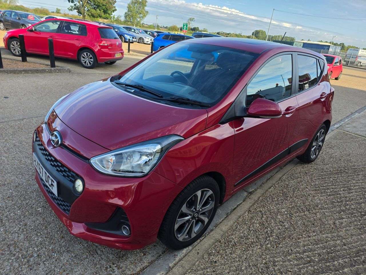 A 2018 HYUNDAI I10 1.2 Premium SE Hatchback 5dr Petrol Auto Euro 6 (87 ps) A 2018 HYUNDAI I10 1.2 Premium SE Hatchback 5dr Petrol Auto Euro 6 (87 ps)