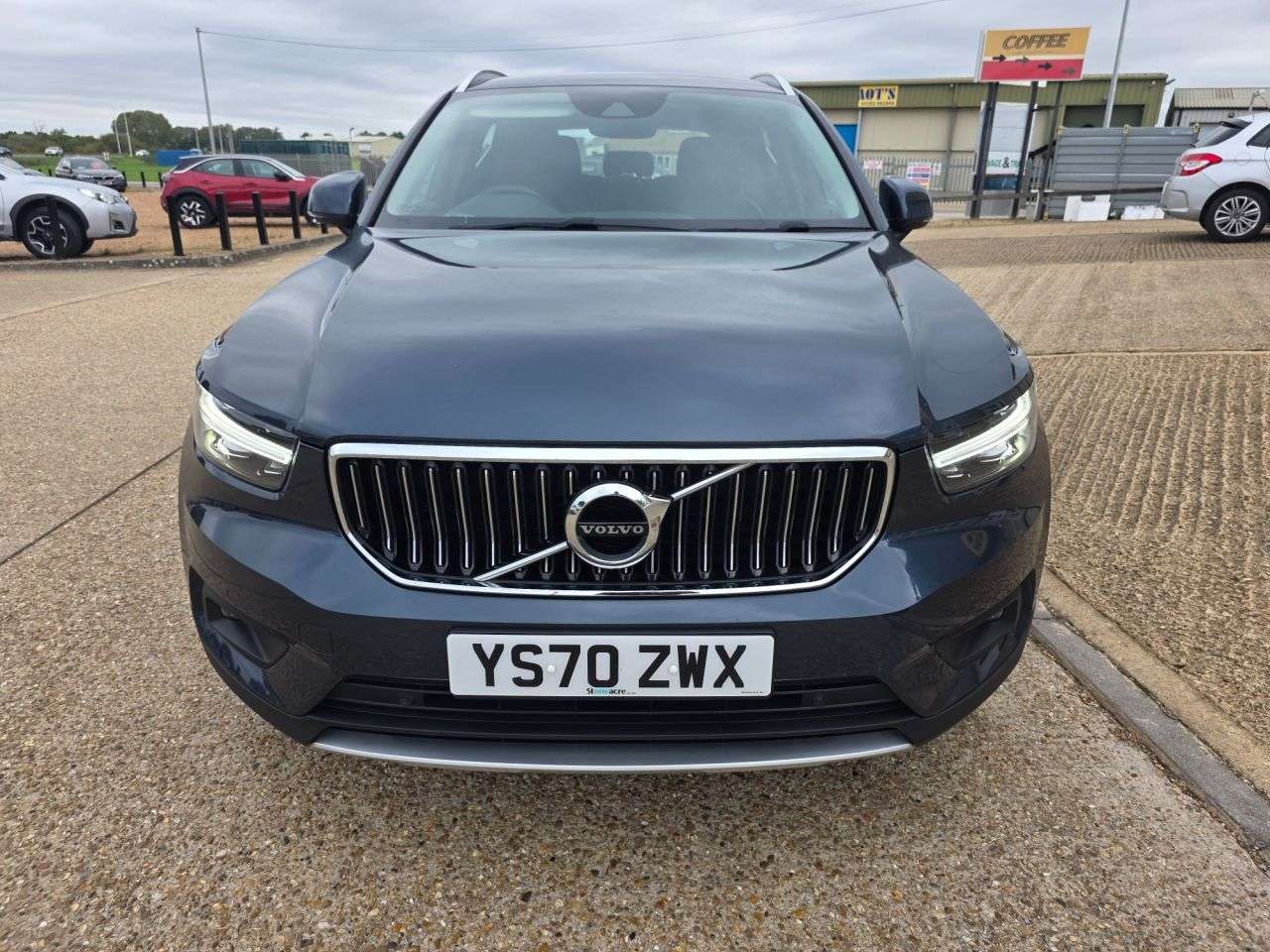 A 2021 VOLVO XC40 1.5 T3 Inscription SUV 5dr Petrol Manual Euro 6 (s/s) (163 ps) A 2021 VOLVO XC40 1.5 T3 Inscription SUV 5dr Petrol Manual Euro 6 (s/s) (163 ps)