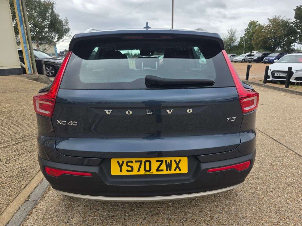 2021 VOLVO XC40 2021 VOLVO XC40