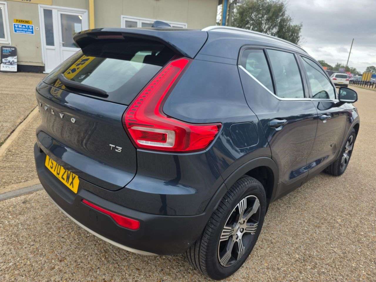2021 VOLVO XC40 2021 VOLVO XC40
