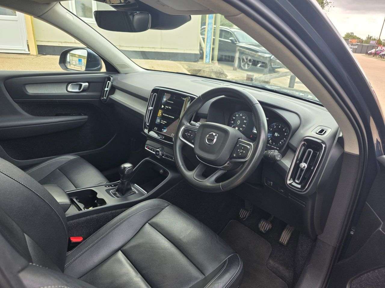 2021 VOLVO XC40 2021 VOLVO XC40