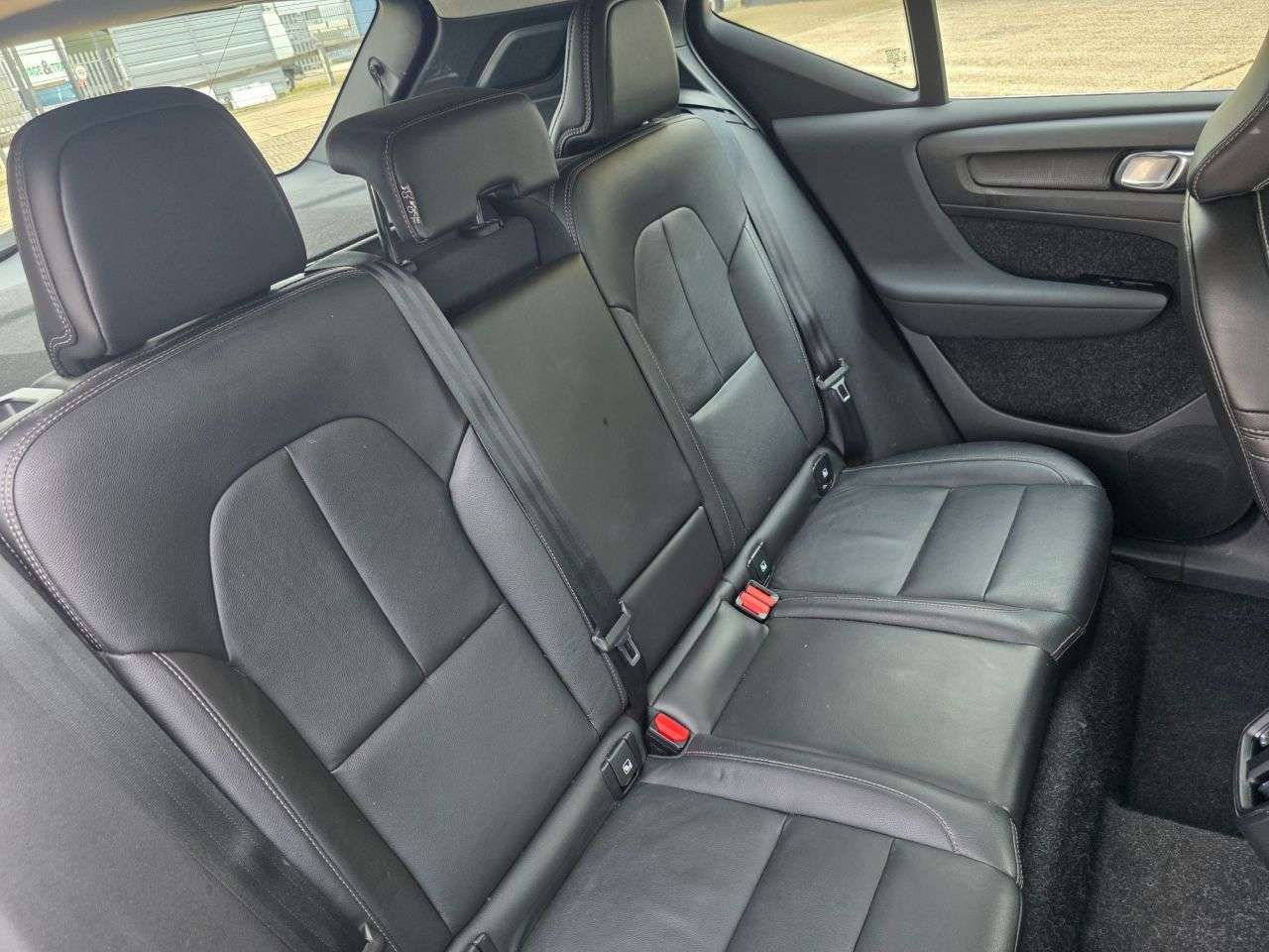 2021 VOLVO XC40 2021 VOLVO XC40