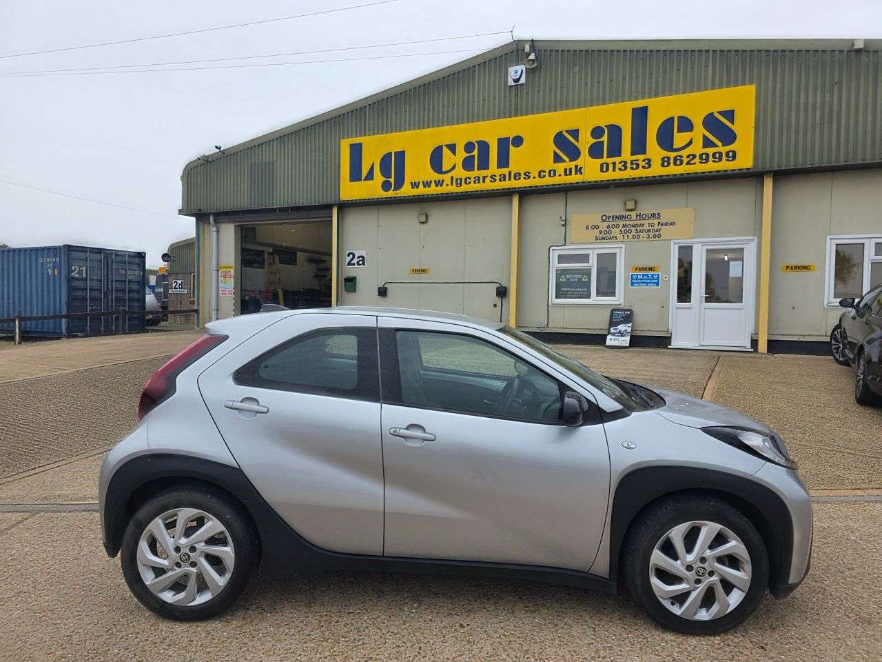 A 2023 TOYOTA AYGO X 1.0 VVT-i Pure Hatchback 5dr Petrol Manual Euro 6 (s/s) (72 ps) A 2023 TOYOTA AYGO X 1.0 VVT-i Pure Hatchback 5dr Petrol Manual Euro 6 (s/s) (72 ps)