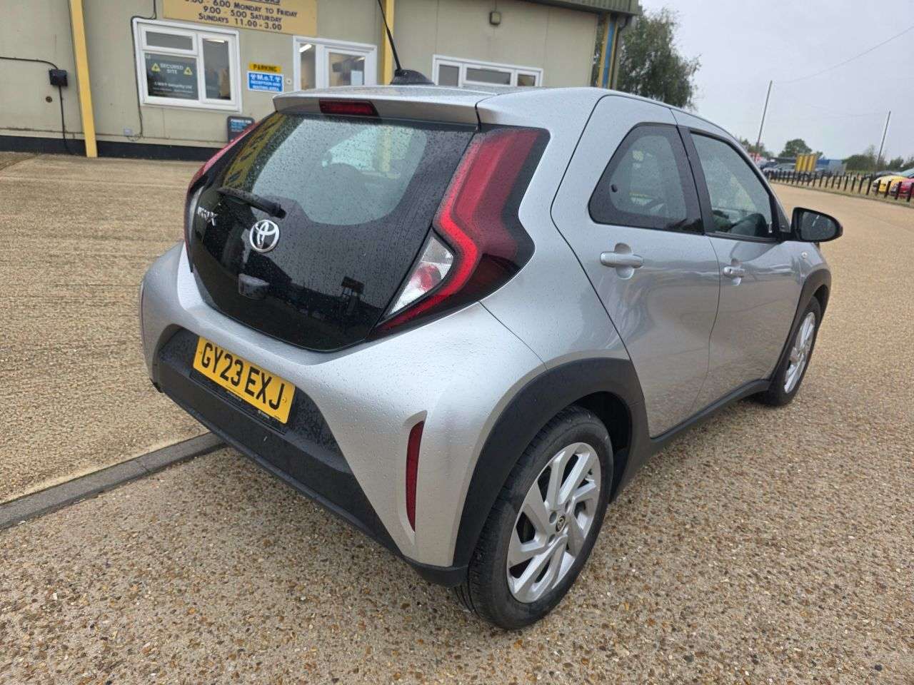 2023 TOYOTA AYGO X 2023 TOYOTA AYGO X
