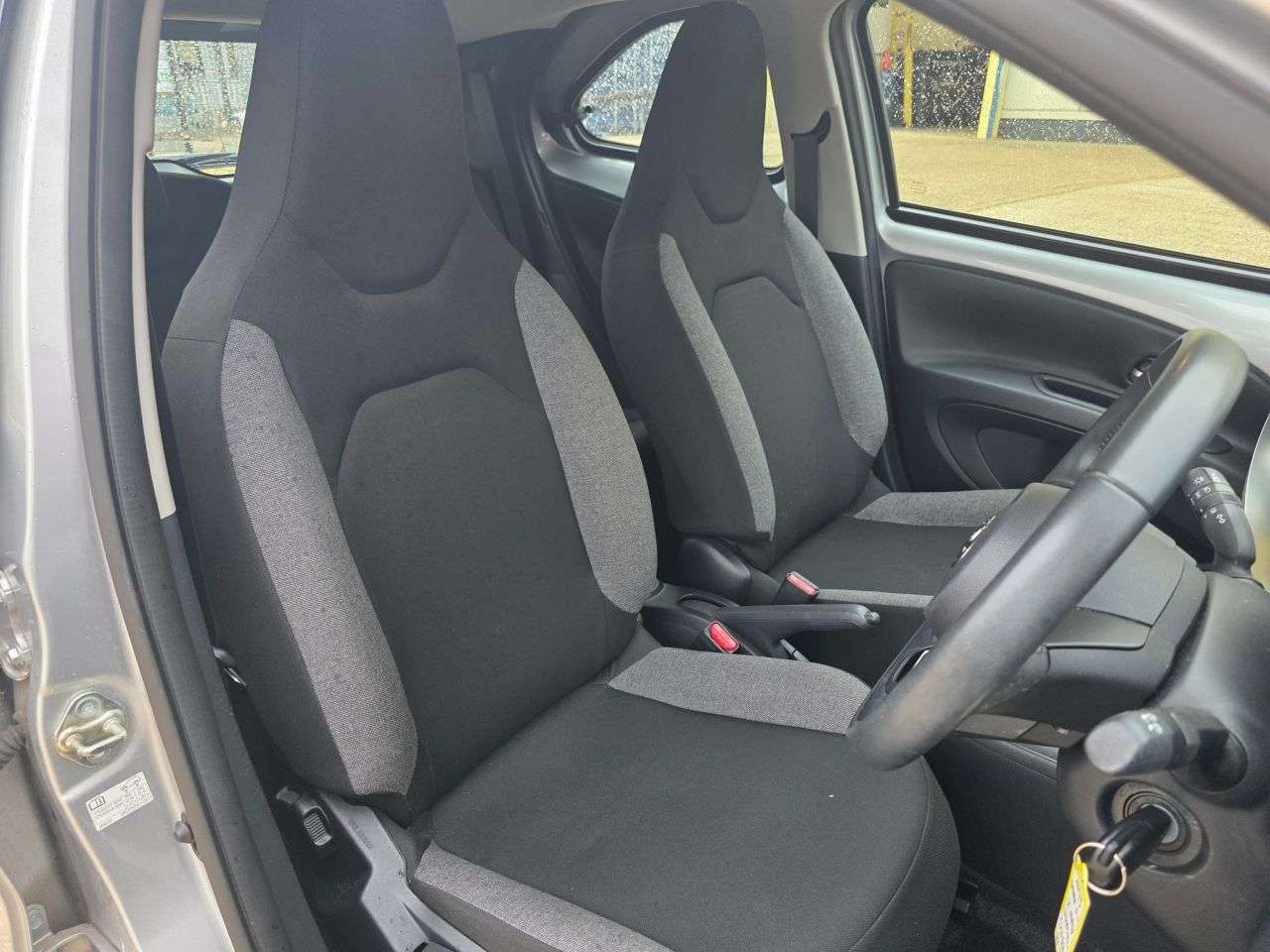 2023 TOYOTA AYGO X 2023 TOYOTA AYGO X