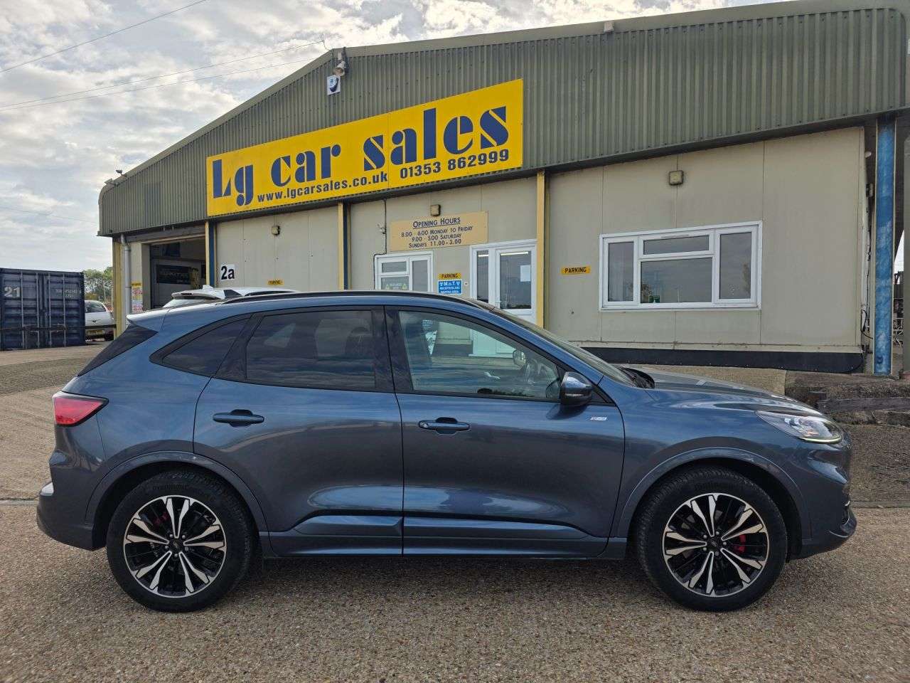 A 2023 FORD KUGA 2.5 Duratec 14.4kWh ST-Line X Edition SUV 5dr Petrol Plug-in Hybrid CVT Eur A 2023 FORD KUGA 2.5 Duratec 14.4kWh ST-Line X Edition SUV 5dr Petrol Plug-in Hybrid CVT Eur