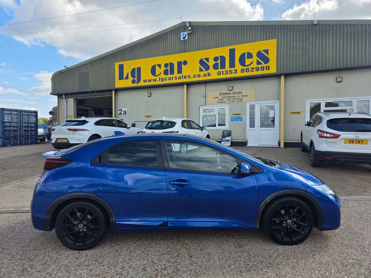 A 2015 HONDA CIVIC 1.8 i-VTEC Sport Hatchback 5dr Petrol Manual Euro 6 (s/s) (142 ps) A 2015 HONDA CIVIC 1.8 i-VTEC Sport Hatchback 5dr Petrol Manual Euro 6 (s/s) (142 ps)