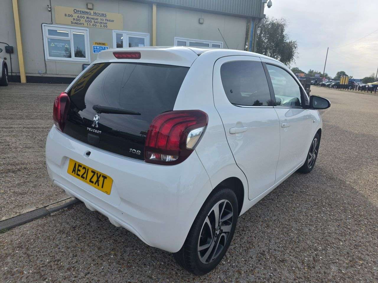 2021 PEUGEOT 108 2021 PEUGEOT 108