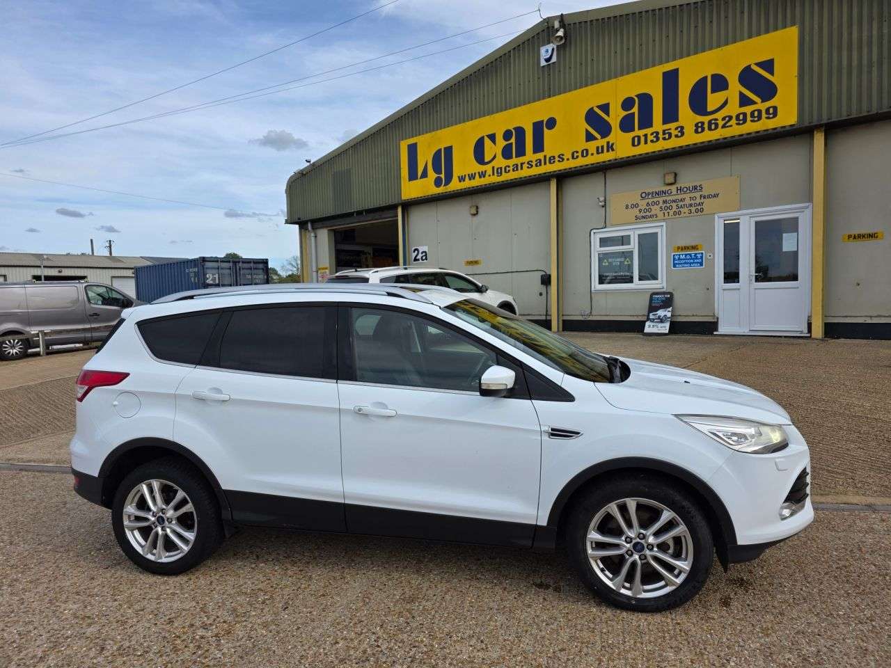 A 2013 FORD KUGA 2.0 TDCi Titanium X SUV 5dr Diesel Manual 2WD Euro 5 (140 ps) A 2013 FORD KUGA 2.0 TDCi Titanium X SUV 5dr Diesel Manual 2WD Euro 5 (140 ps)